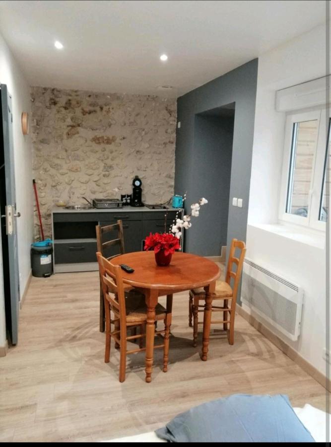 Le Studio Apartment Saint Jean en Royans Bagian luar foto
