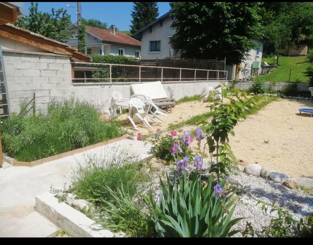Le Studio Apartment Saint Jean en Royans Bagian luar foto